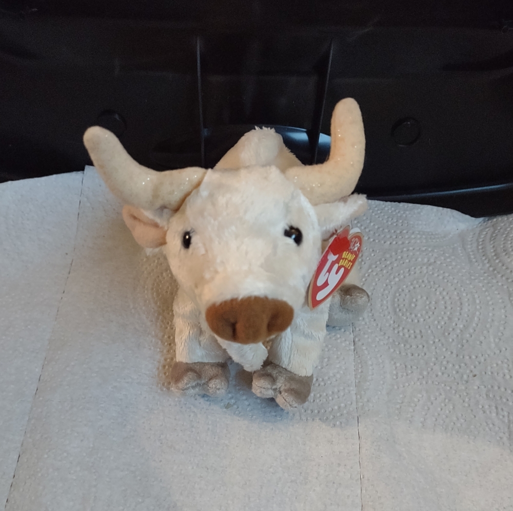 Bull Beanie Baby: Frosty